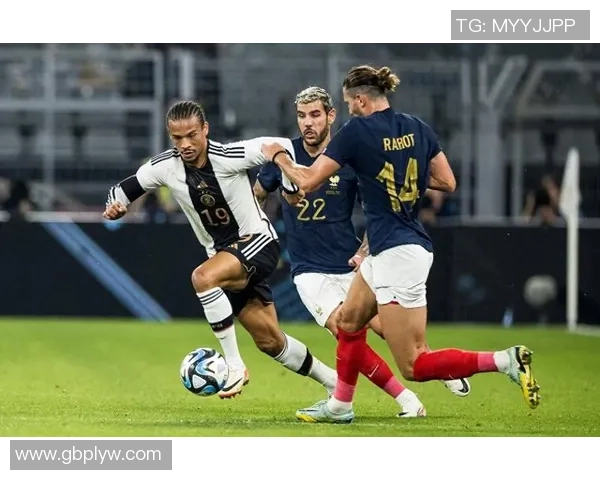 萨内在德甲赛场闪耀全场助力球队夺得关键胜利 萨内在德甲赛场闪耀全场助力球队夺得关键胜利