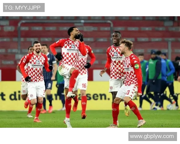 德甲劲旅内讧团队士气受挫,团结合作成关键 德甲劲旅内讧团队士气受挫,团结合作成关键