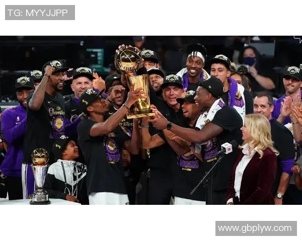 湖人队签下詹姆斯，组建超级阵容：开启新时代的冠军征途