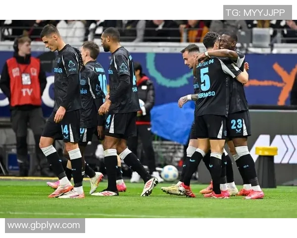 勒沃库森主场大胜法兰克福，排名直追前四！