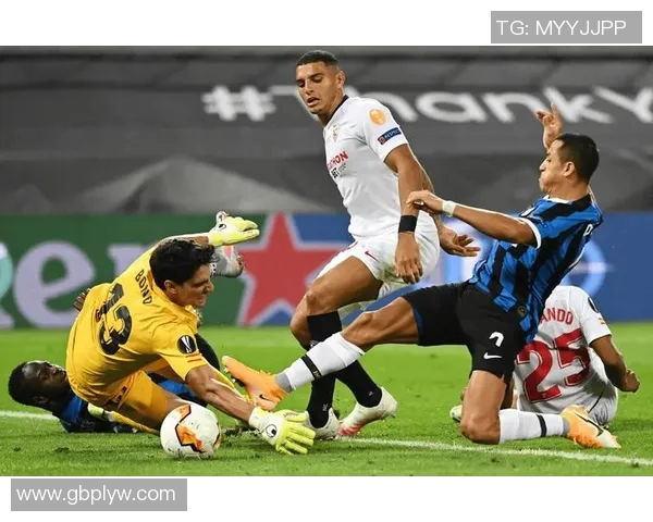 塞维利亚新援哈兰德火力全开,三场比赛轰进五球,助力球队再创辉煌 塞维利亚新援哈兰德火力全开,三场比赛轰进五球,助力球队再创辉煌